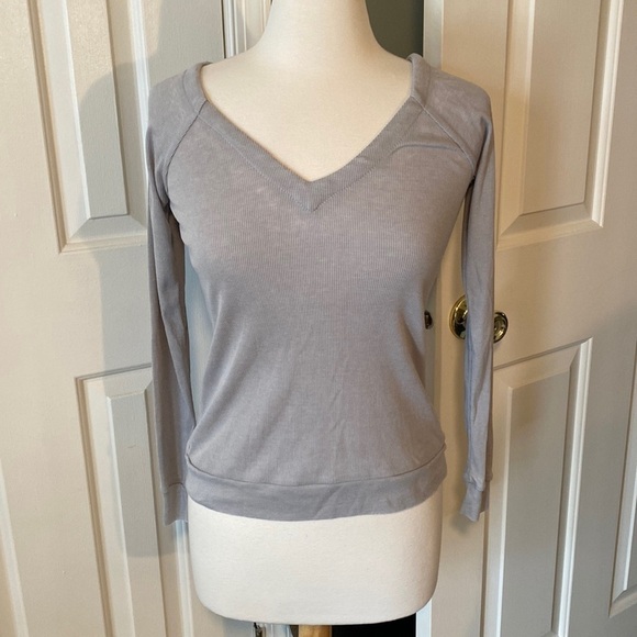 Chaser Long Sleeved Ribbed Shirt Size XS in Like New Condition - Picture 1 of 6